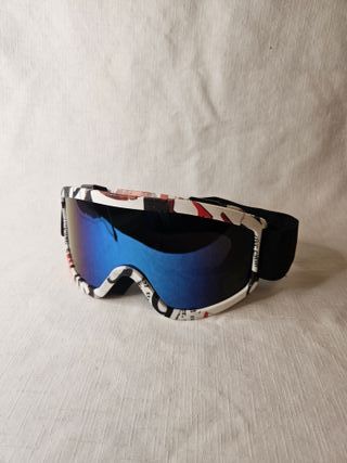 Gafas de esquí con diseño llamativo