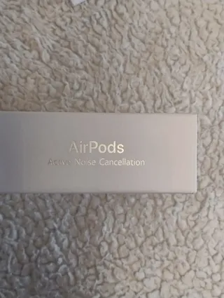 AirPods 4 ANC
