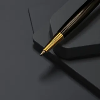 Bolígrafo Parker Negro y Dorado