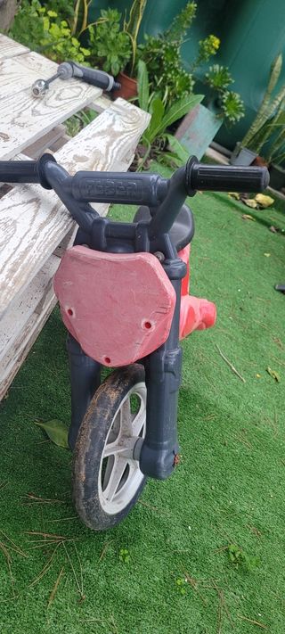 Columpio azul para niños 10€ Bici 10€   Motos 10€