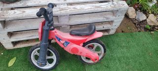 Columpio azul para niños 10€ Bici 10€   Motos 10€