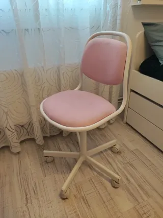 Silla de escritorio infantil rosa Ikea