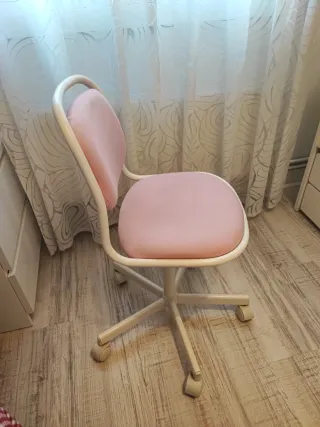 Silla de escritorio infantil rosa Ikea