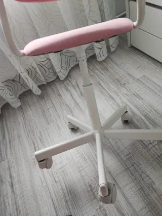 Silla de escritorio infantil rosa Ikea