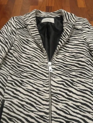 Abrigo estampado cebra