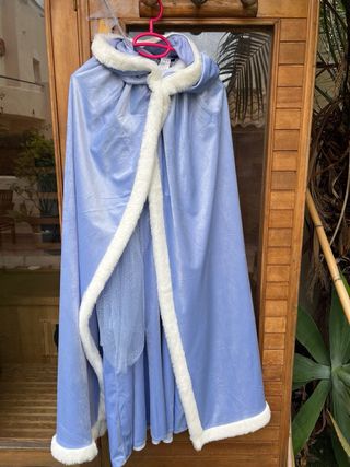 Disfraz capa y vestido Zara 11-14 años