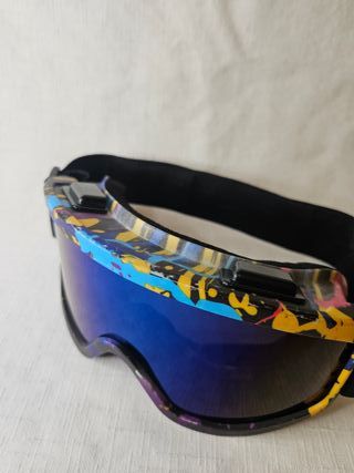 Gafas de esquí con diseño colorido
