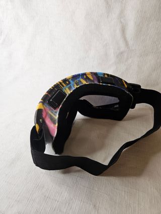 Gafas de esquí con diseño colorido