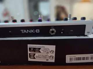 M-Wave TANK-B Pedalera Multiefectos Bajo
