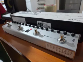 M-Wave TANK-B Pedalera Multiefectos Bajo