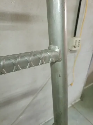 Escalera metálica industrial