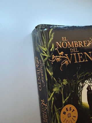 El nombre del viento / The Name of the Wind (Cr...