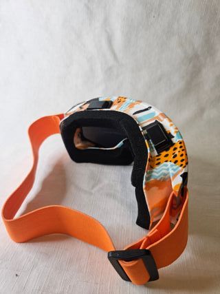 Gafas de esquí con diseño colorido
