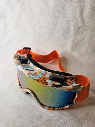 Gafas de esquí con diseño colorido