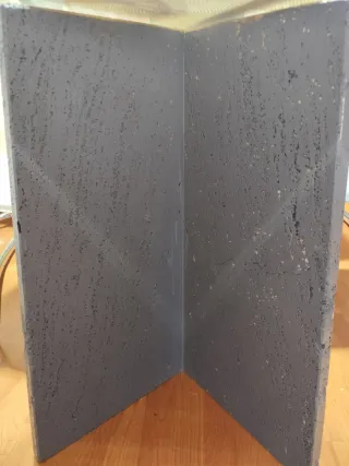 Mesa de cristal patas mármol  Mide 2 metros x 1 m.