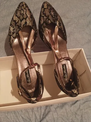 Zapatos de tacón con encaje