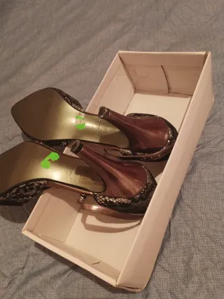 Zapatos de tacón con encaje