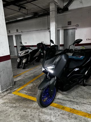 Yamaha XMAX 125cc Maxiscooter Automática