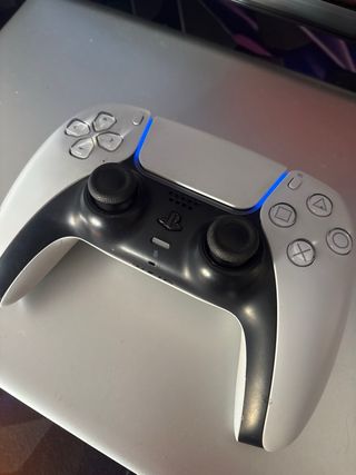 Mando PS5 (Joystick derecho a reparar)