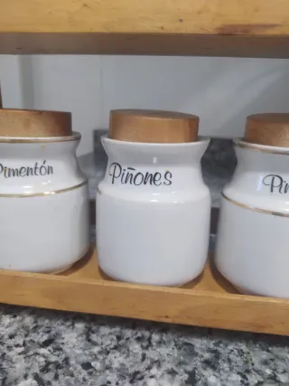 Especiero de cerámica con 6 botes