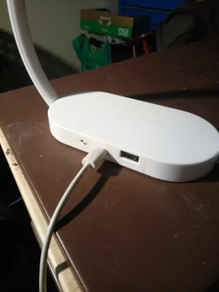 Cargador Inalambrico y Lampara LED