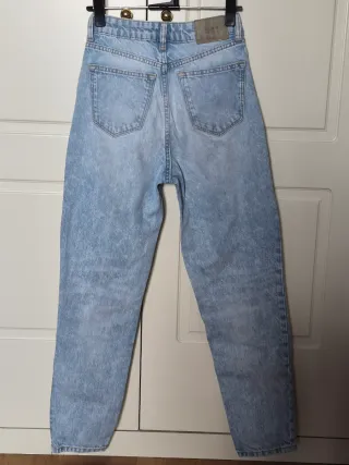 Pantalón vaquero desgastado azul