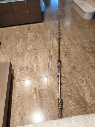 Barra de cortina de metal plateado