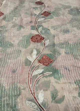 3 tende in tessuto verde e rosa