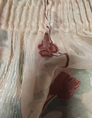 3 tende in tessuto verde e rosa