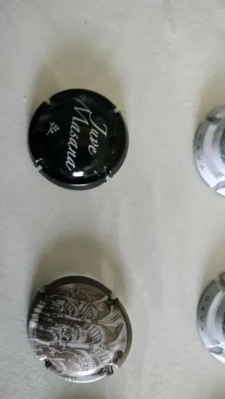 54 Chapas Tapones de Cava Colección