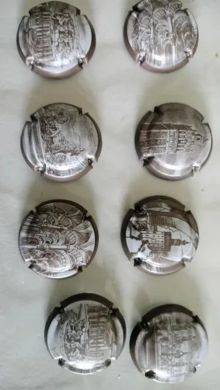 54 Chapas Tapones de Cava Colección