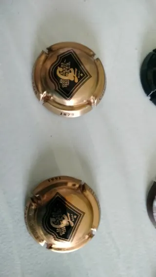 54 Chapas Tapones de Cava Colección