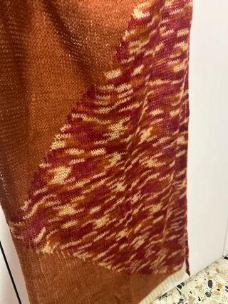 Sciarpa morbida arancione e rossa