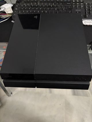 Consola Sony PS4 Negra 1 tb, no tengo el mando
