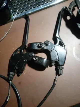 Pinzas y manetas freno aluminio bici