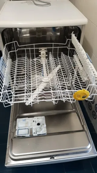 REGALO Lavavajillas Whirlpool