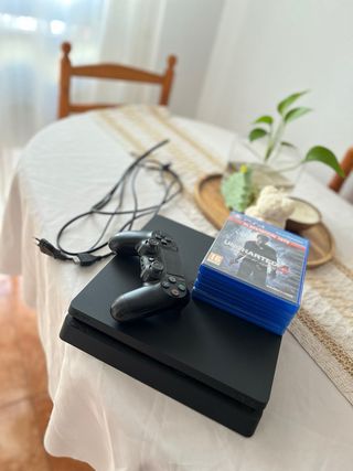 PS4 (PlayStation 4) Negra + Mando + Juegos