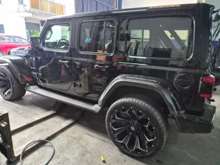 5 Llantas en 22". Jeep Wrangler JL JK