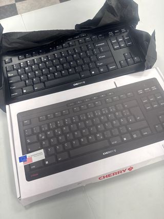 Teclado Cherry Stream Europeo Negro