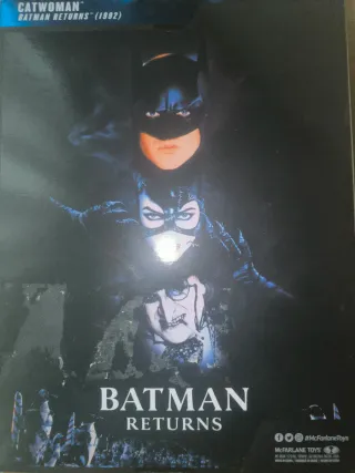 Figura DC Multiverse Batman Returns Catwoman