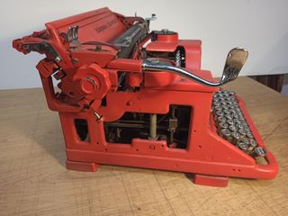 Hispano Olivetti M40 Roja Máquina de escribir