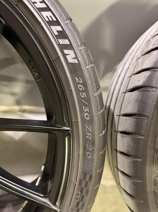 Llantas Edelweiss LT5 20” ultraligeras + neumático