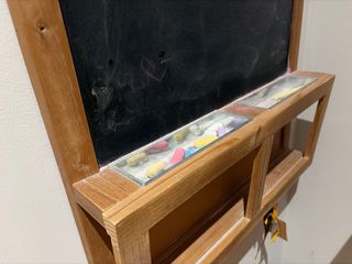 Pizarra Ikea con cuelgallaves y accesorios