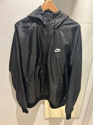 Cortavientos Nike Negro