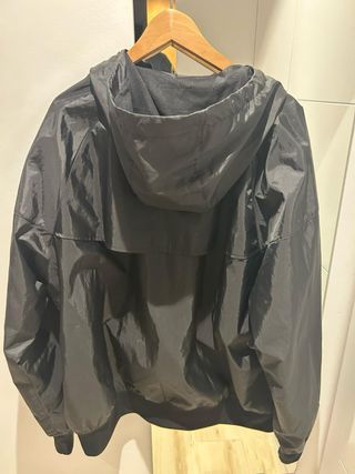 Cortavientos Nike Negro