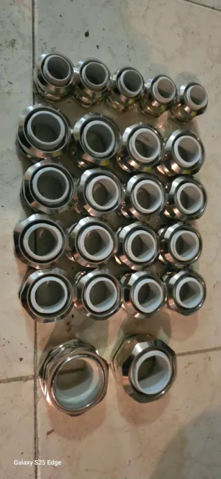 Conectores Racor metálicos para tubo