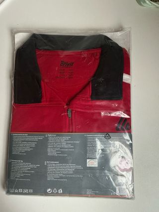 Camiseta Técnica Crivit roja y negra .