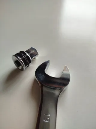 1 Combi carraca 19mm. Y 1 Accesorio carraca 1/2"