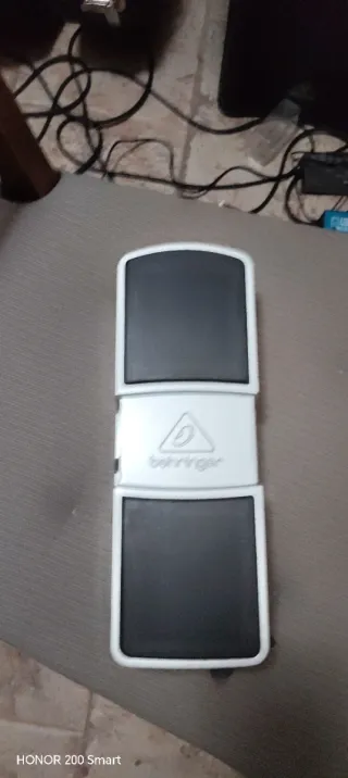 Pedal Behringer FC600 Volumen/Expresión