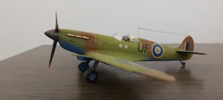 Maqueta Spitfire Mk Vb Trop 1:48